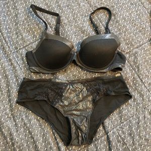 Victoria secret bra and panty set 34b and small